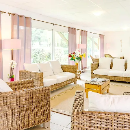 Lakeside Maisonette Retreat * Aureilhan (Landes)